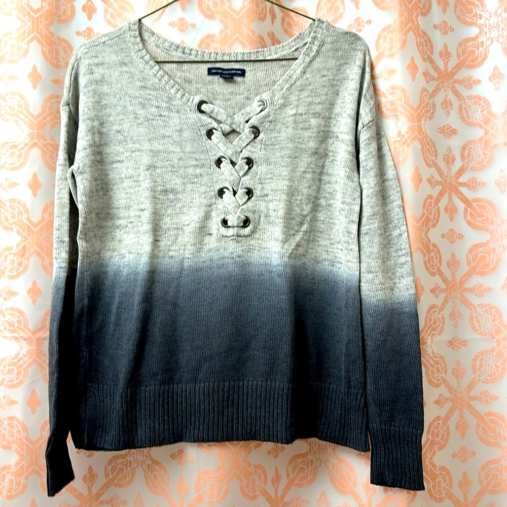 American Eagle Outfitters ladies sweater XS lt gray and dark gray ombre